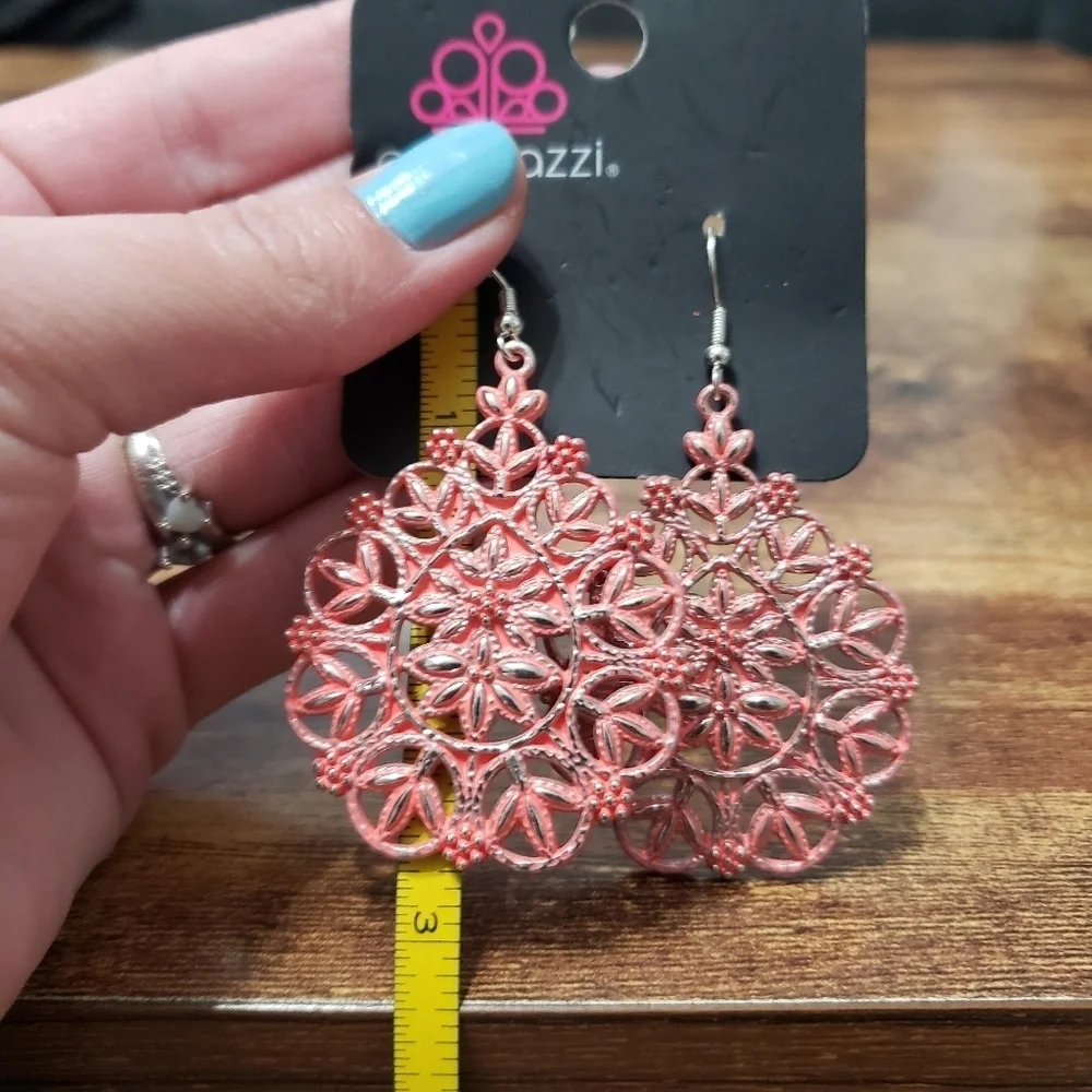 New paparazzi silver tone and pink flower earrings